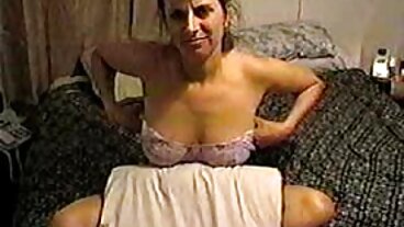 בוסלדי הכלבה ברידג'ט B רוכב על עובד חרמן