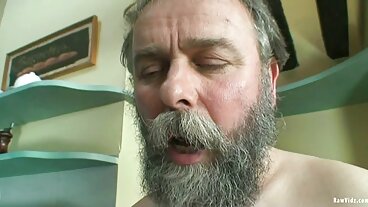 BLACKEDRAW סרינה הסקסית אוהבת בילוי טוב ו-BBC ענק