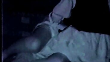 ציצים מזויפים ענקיים של MYLF נחשפו במהלך יום הניקיון