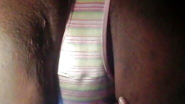 Roomies בלונדינית התחברו ל-ATM Threesome