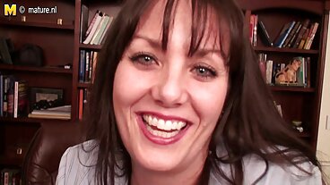 בובת שדון אסייתית דפקה קשה אחרי חג המולד