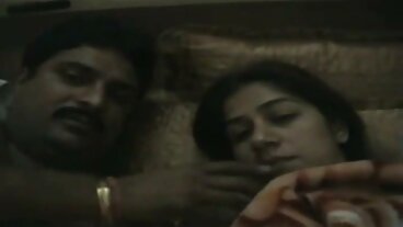 מסיבת קולג' הופכת לפסטיבל פאקינג