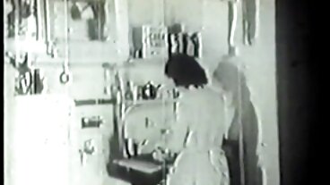 מציצת גרון עמוק לפני אימון לבן החורג