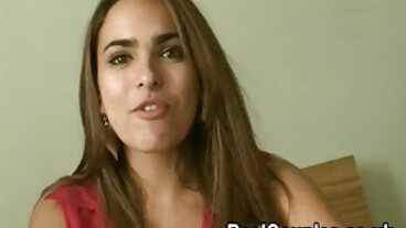 VIXEN פורנו ביוטי רוסית מנסה שלישייה בחופשה