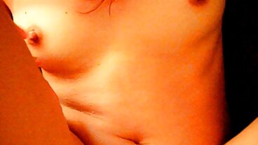 ציצית קטנה GF סטייסי קרוז גמרת בזמן ללקק