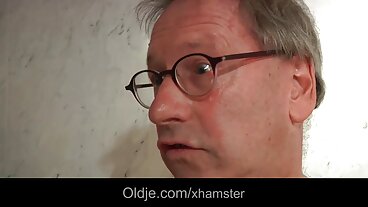 בראז'רים: שרה ריטלי קרעה את החצאית המשובצת החדשה שלה בפורנו-HD